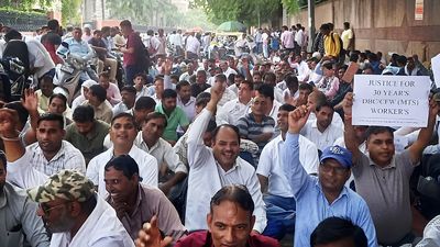 ‘If service valuable, why pay so low?’: 5,000 MCD workers protest for permanent jobs, equal pay, leaves