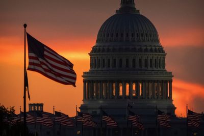 Government shutdown live: Poll reveals who Americans blame as Vance warns travelers that air traffic controllers ‘no longer getting paid’