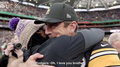 Aaron Rodgers, Aaron Jones Shared Sweet Moment After Steelers-Vikings Game