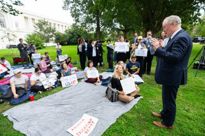 For former federal workers, shutdown threat adds insult to injury
