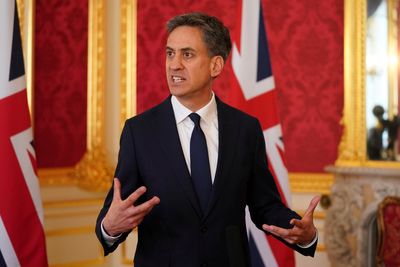 Reform war on clean energy will ‘betray’ young people and ‘wreck everything’, Miliband to say