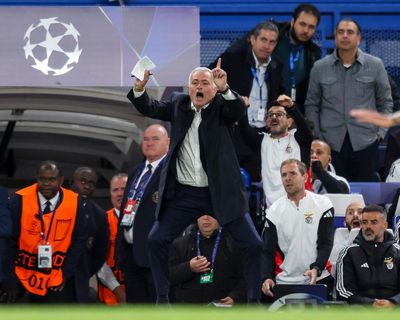 Faux-humble José Mourinho plays his part on oddly tender Chelsea return