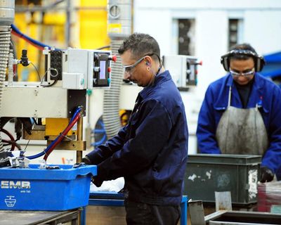 UK business confidence falls to record low amid rising employment costs