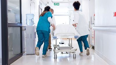 Doctors still outperform AI in medical emergencies. Nurses? It's mixed, study finds