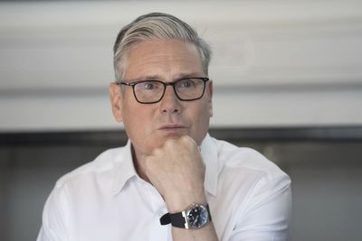 Starmer suggests rethink on benefits for people with mental health illnesses