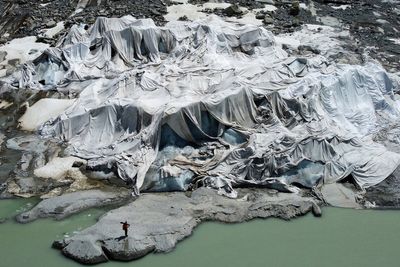 Experts concerned as Swiss glaciers see ‘enormous’ melting