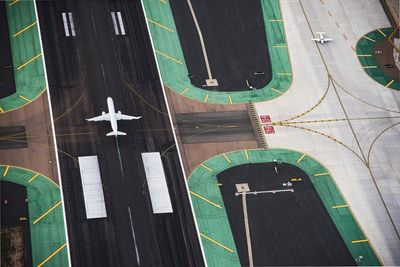 Planes ‘come within 100ft of colliding after air traffic controllers distracted’