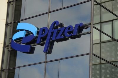 Pfizer's TrumpRx Pact Sends Shockwaves: Why UnitedHealth, Lilly And CVS Can't Look Away
