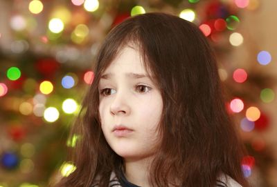 8 Emotional Red Flags in Kids That Show Up During the Holidays