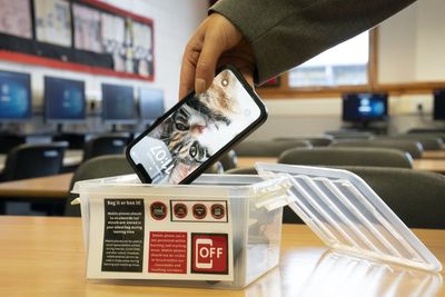 Labour seeks mobile phones ban in schools as ministers accused of ‘passing buck’