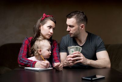 7 Strange Family Rules That Caused Financial Damage