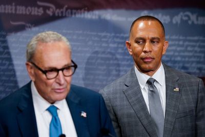 Trump blocks $18B in NYC funding as he blames Schumer for shutdown and with ‘radical’ Mamdani leading mayoral race