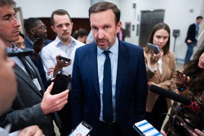 Bipartisan talks to end shutdown percolate in Senate - Roll Call