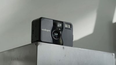 This new compact camera was inspired by retro classics like the Olympus Mju and Yashica T. The Analogue aF-1 shows off an f/2.8 lens and LiDar autofocus, and uses real film