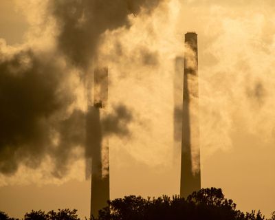 Corporate ‘middlemen’ mask who really profits from Australian fossil fuel projects, report warns