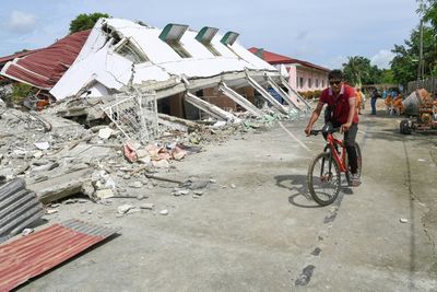 Philippine Quake Death Toll Rises To 72