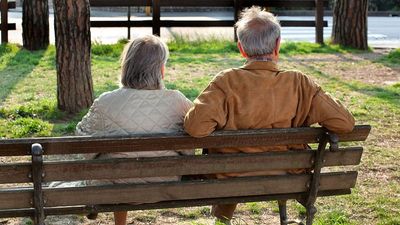 Why do women live longer than men? Scientists say evolution may offer clues