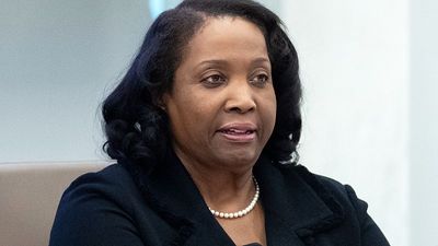 Supreme Court lets Lisa Cook remain a Federal Reserve governor for now