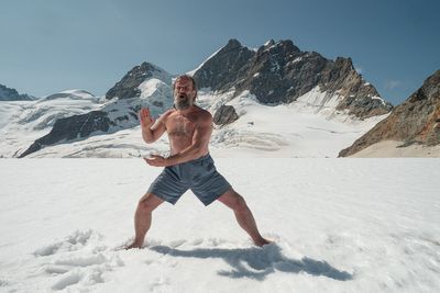 'The Iceman' Wim Hof's daily routine: Rhythmic breathing, natural diet and good tunes