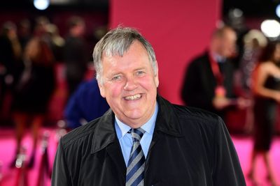 Clive Tyldesley: Fans’ attitudes towards female football broadcasters changing
