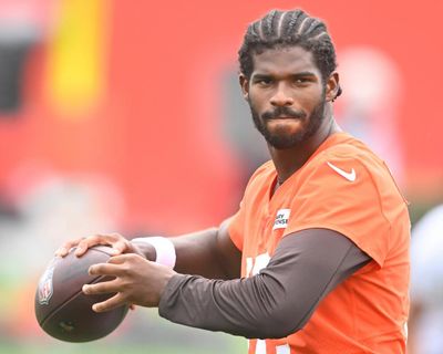 Shedeur Sanders lip-syncs answers to media after Gabriel named Browns starting QB