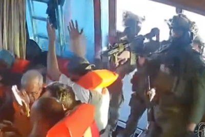 Moment Israeli military storms Gaza aid flotilla vessels: Video