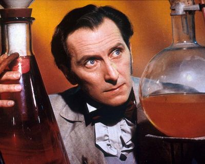 The Curse of Frankenstein review – Hammer horror with Lee and Cushing shows how it should be done