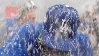 Dave Roberts Had a Simple Message for Dodgers Before Popping Champagne