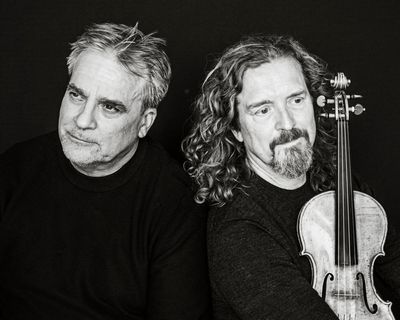 Christian Tetzlaff: Elgar and Adès Violin Concertos album review – refreshing and exhilarating