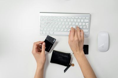 10 Items That Are Cheaper Online Than In-Store