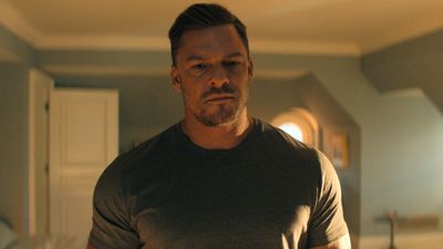 Reacher's Alan Ritchson Shows Off How He Hides All Of His Tattoos In New Season 4 BTS Video, And I'm In Awe