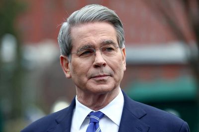 Treasury Secretary Bessent Warns: Government Shutdown Could Hit US GDP — Markets on Edge