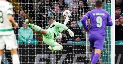 Joe Hart verdict as Kasper Schmeichel suffers 'difficult' blunder for Celtic
