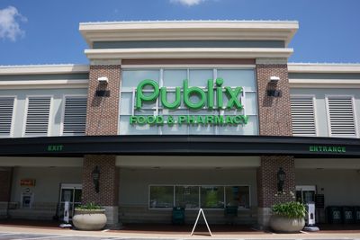 7 Reasons Why Publix Grocery Stores Are Also Selling Clothes
