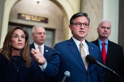 Shutdown to extend into next week as Trump readies budget knife - Roll Call