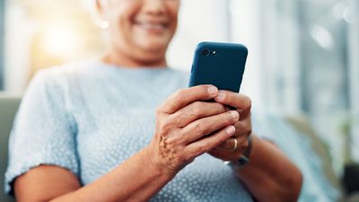 Need to set up a phone for an elderly parent? Here's how I handled things for my mother