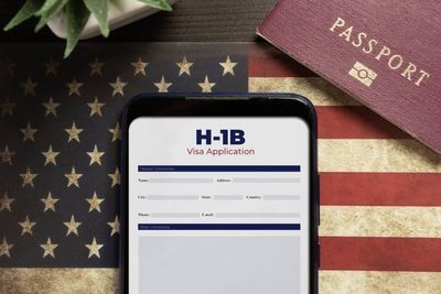 Ron DeSantis Cites Poll On X Showing 62% Favor Killing H-1B Visas As Trump's $100,000 Fee Gain Mixed Views From Tech Titans, Economists
