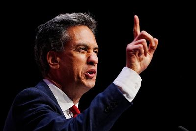 Kemi Badenoch is just ‘a Reform tribute act’, claims Ed Miliband as he lashes out at Tory climate policy