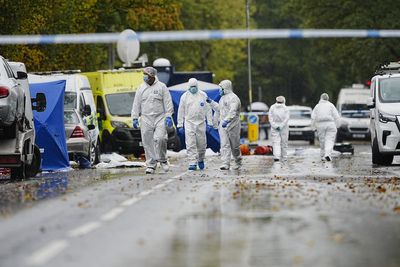 Synagogue attack victim suffered gunshot wound as police tried to shoot killer