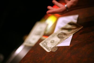 10 Obscure Financial Habits That Make People Poorer