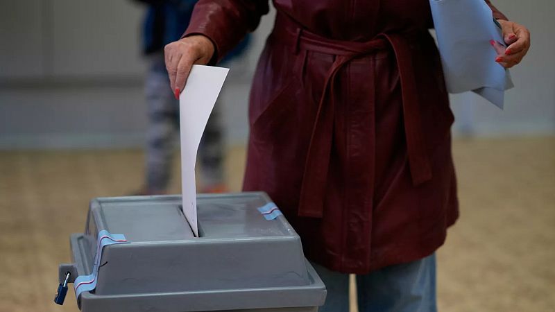 Czech Election Underway: Populist Babiš Poised for Victory, Threatening Ukraine Stance and EU Ties