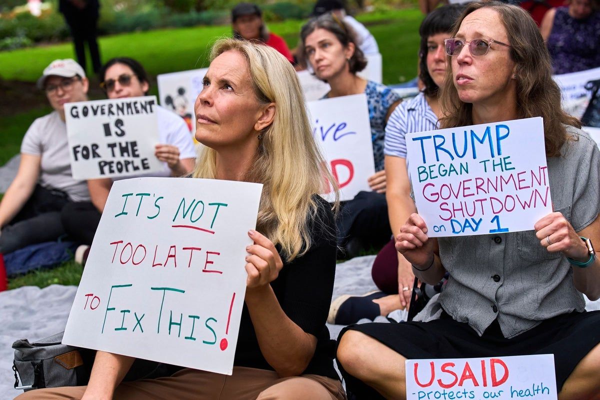 Federal Workers' Emails Automatically Blame Democrats for Government Shutdown, Sparking Outrage and Ethics Concerns