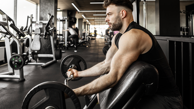Incline curls vs preacher curls: which is best for bigger biceps?