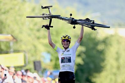 Cian Uijtdebroeks ends Visma-Lease a Bike contract early with surprise signing for Movistar