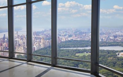 Where the Ultra-Rich Are Buying Real Estate Now