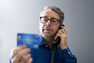 Senior Fraud Tactics That Sound Convincing — How to See Through Them
