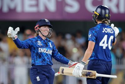 England trounce South Africa in emphatic start to Women's Cricket World Cup