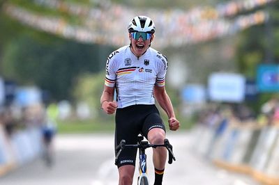 Road European Championships: Karl Herzog makes late pass of Roberto Capello and wins junior men's road race title