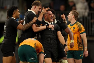 Australia v New Zealand live: All Blacks keep Rugby Championship title hopes alive with win