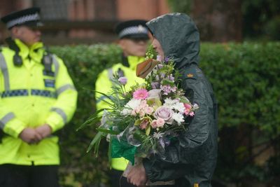 Police question 6 suspects over deadly Manchester synagogue attack